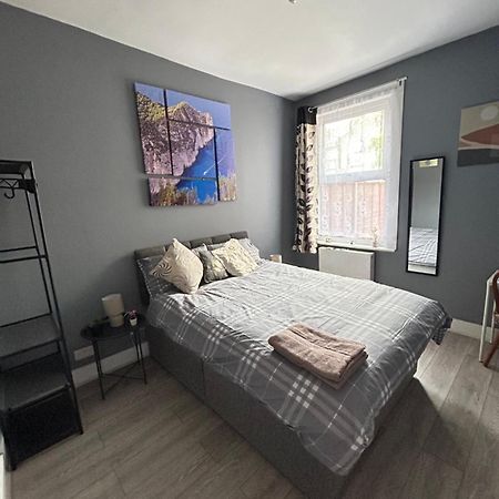 Hatton Homes: Tottenham London Exterior photo
